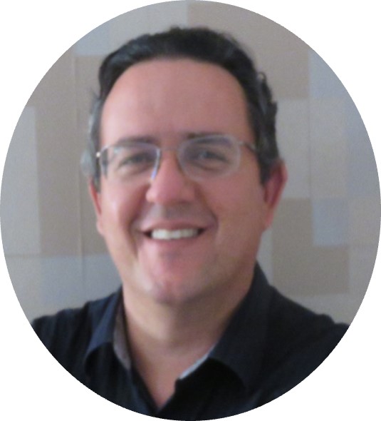 Foto de Jefferson Costa, Engenheiro de Alimentos e COO, especialista em inovação e desenvolvimento de produtos alimentícios na Noviga Partner.